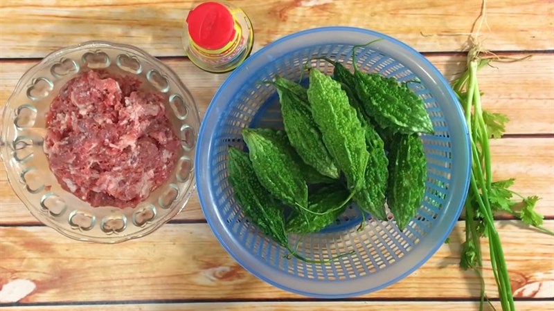 Nguyên liệu món ăn khổ qua nhồi thịt kho nước tương