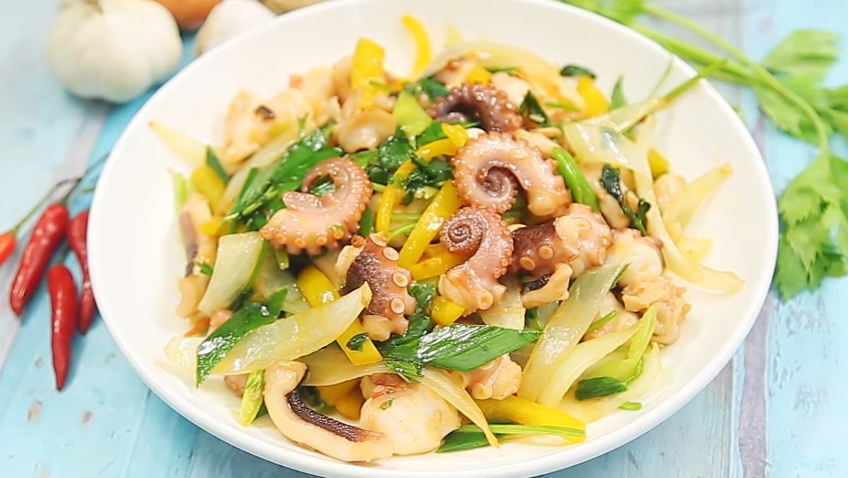 Bạch tuộc xào cần tây