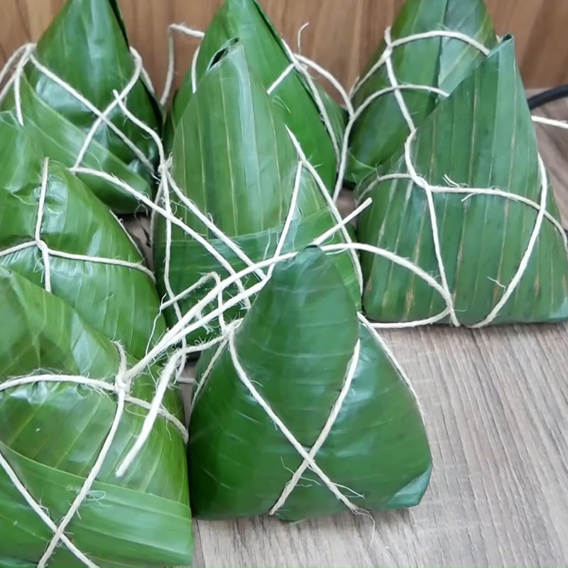 Bước 8 Gói bánh Bánh ú bá trạng chóp