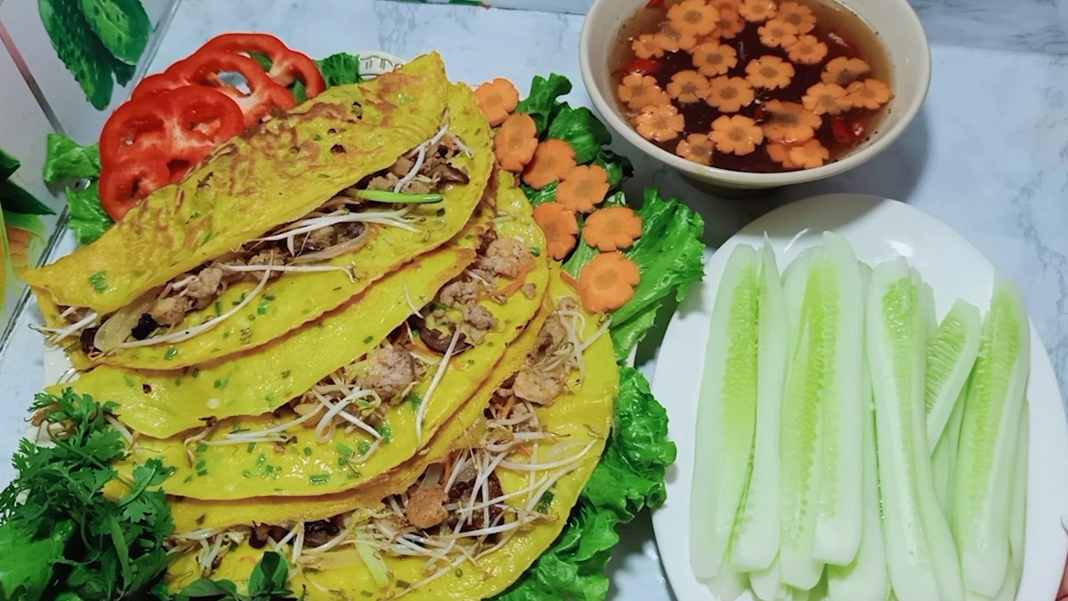 Bánh xèo miền Bắc với nấm hương