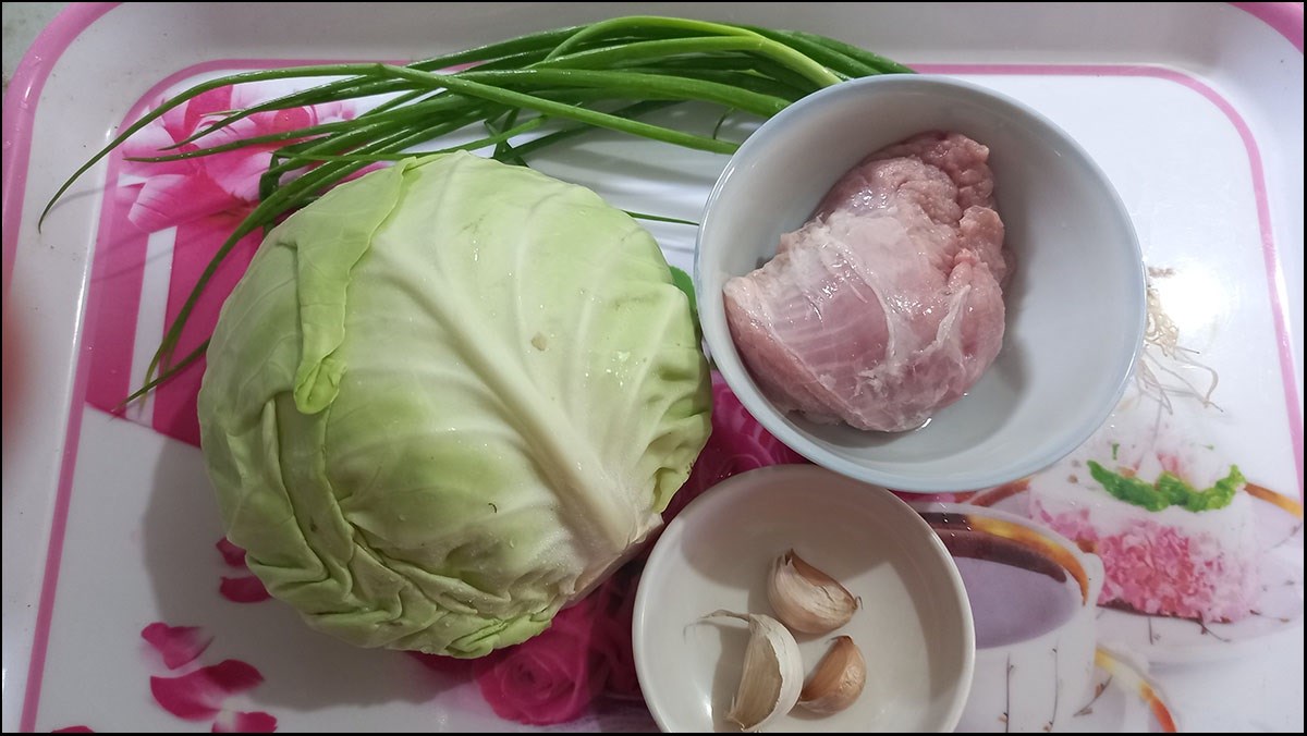 Nguyên liệu món ăn bắp cải xào thịt heo