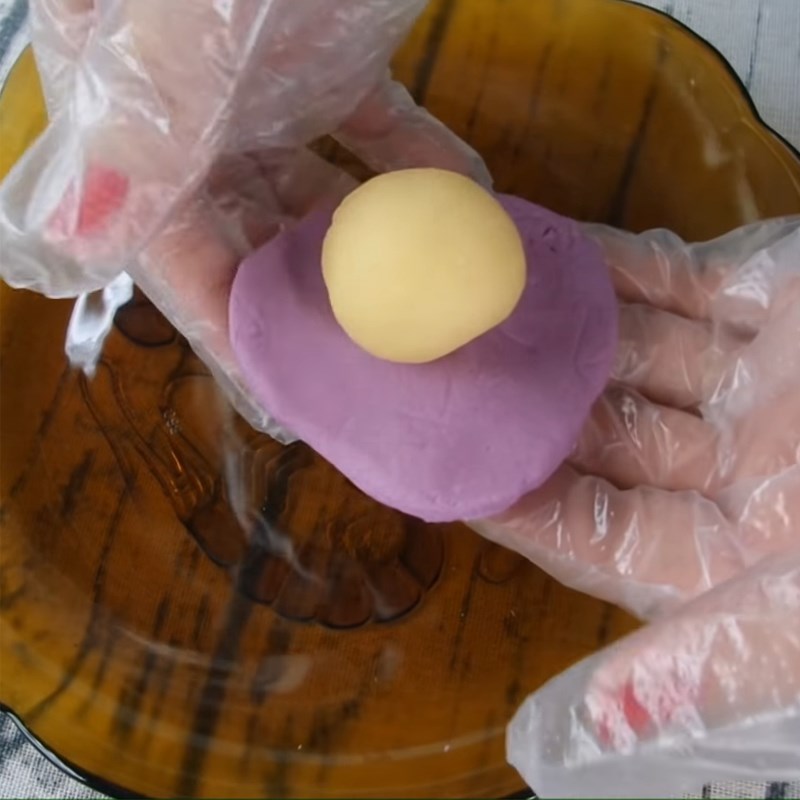 Bước 5 Bọc nhân đậu xanh Bánh khoai lang tím nhân đậu xanh