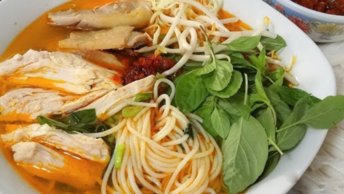 Bún gà sa tế