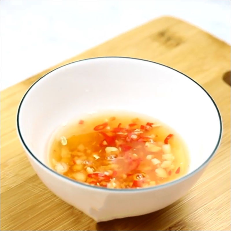 Bước 4 Pha nước trộn Bún gạo lứt trộn rau củ thịt bò
