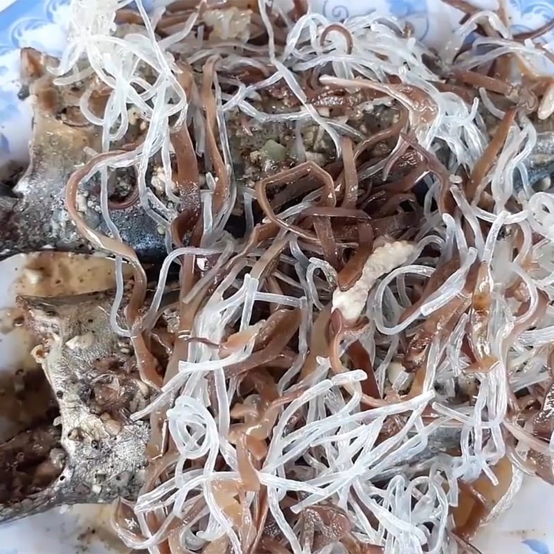 Bước 7 Hoàn thành Cá nục hấp cuốn bánh tráng