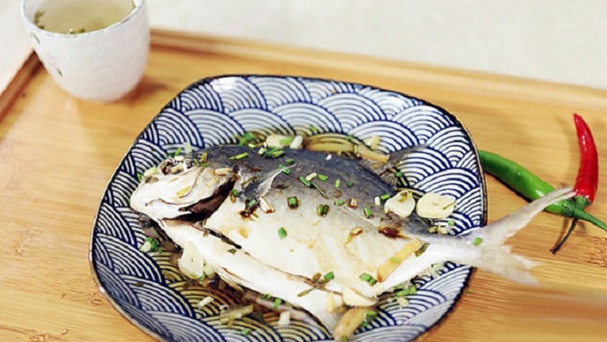 Cá chim hấp muối hành