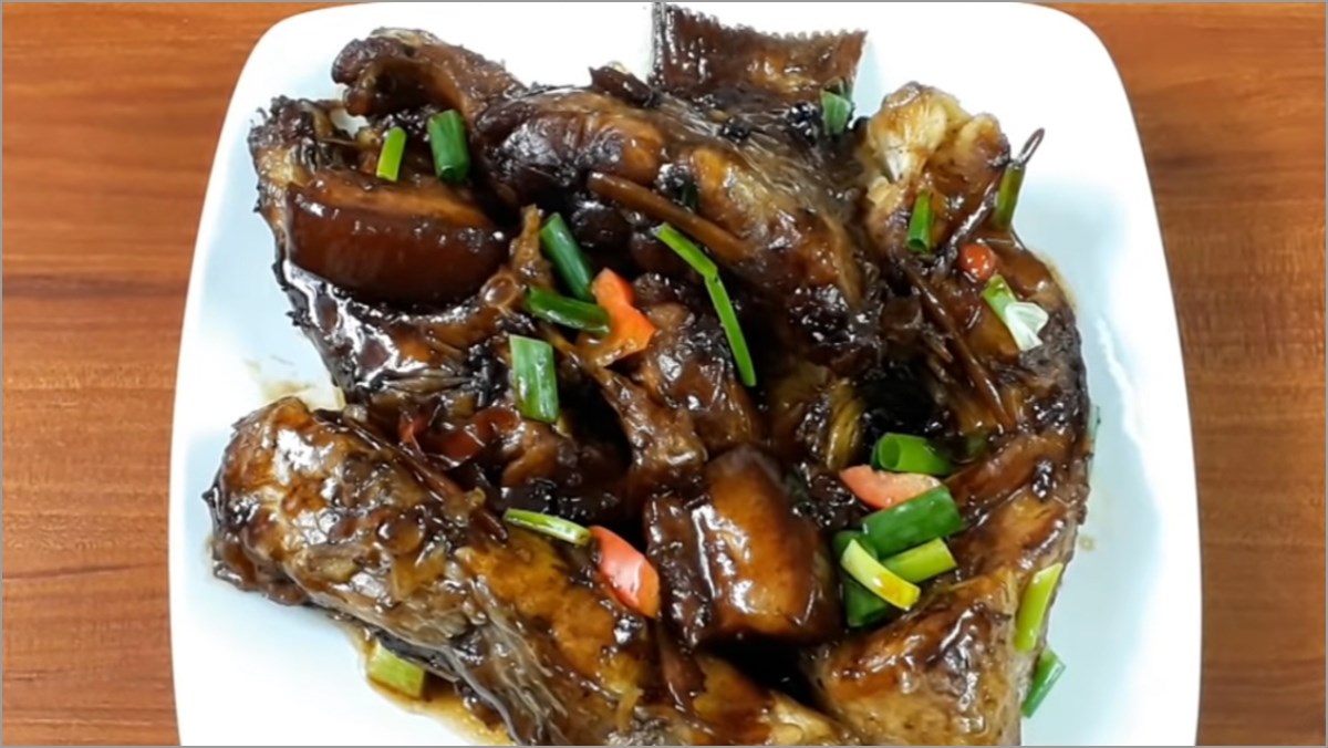 Cá diêu hồng kho tiêu với thịt ba chỉ