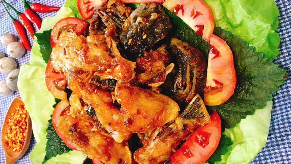 Đầu cá hồi chiên nước mắm