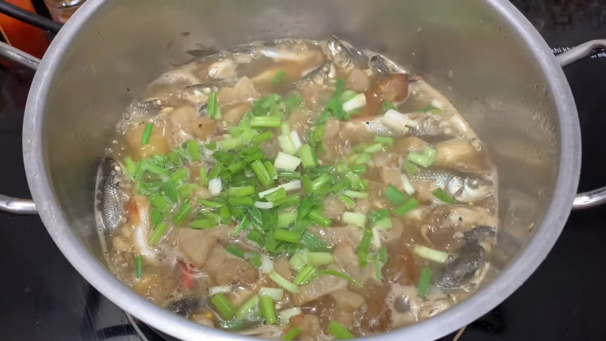 Cá linh kho me