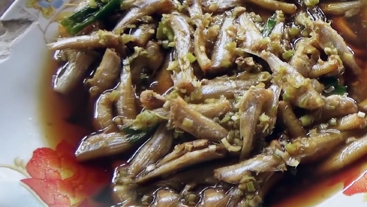 Cá lòng tong kho sả