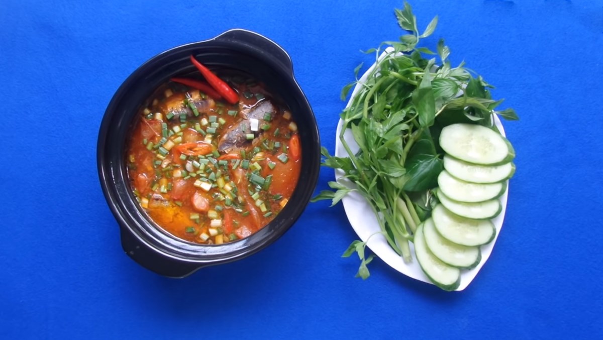Cá mòi sốt cà chua