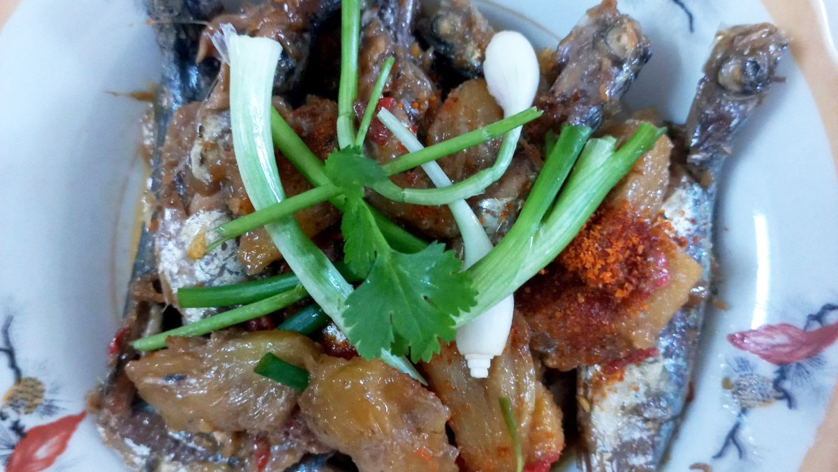 Cá nục kho thơm (công thức được chia sẻ từ người dùng)
