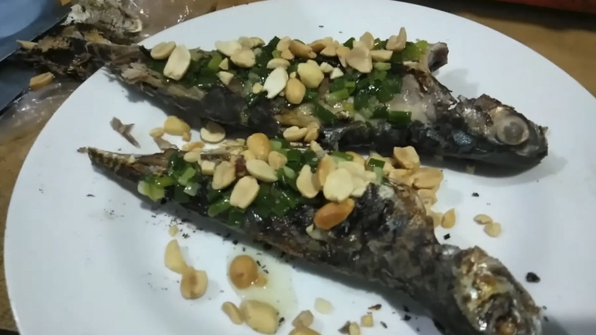 Cá sòng nướng mỡ hành
