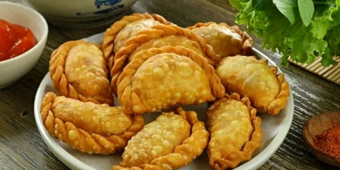 cach lam banh goi nhan thit don gian ma ngon ngat ngay avt 1200x676 1