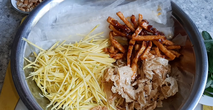 Bước 4 Trộn bánh tráng Bánh tráng trộn chay