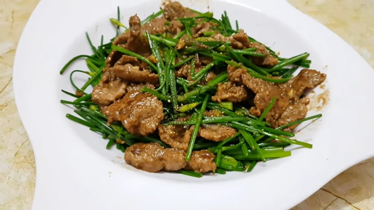 Bông hẹ xào thịt bò