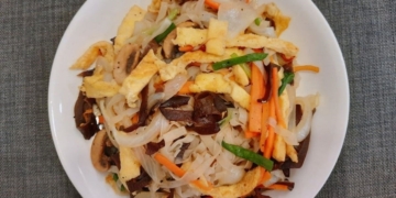 cach lam bun gao xao thap cam don gian ngon mieng avt 1200x676 1