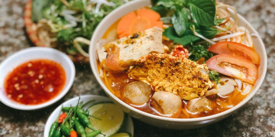 cach lam bun rieu chay don gian dam da le vu lan avt 1200x676 1