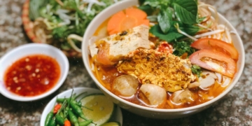 cach lam bun rieu chay don gian dam da le vu lan avt 1200x676 1