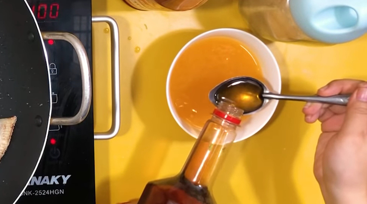 Bước 3 Làm sốt cam Cá diêu hồng sốt cam