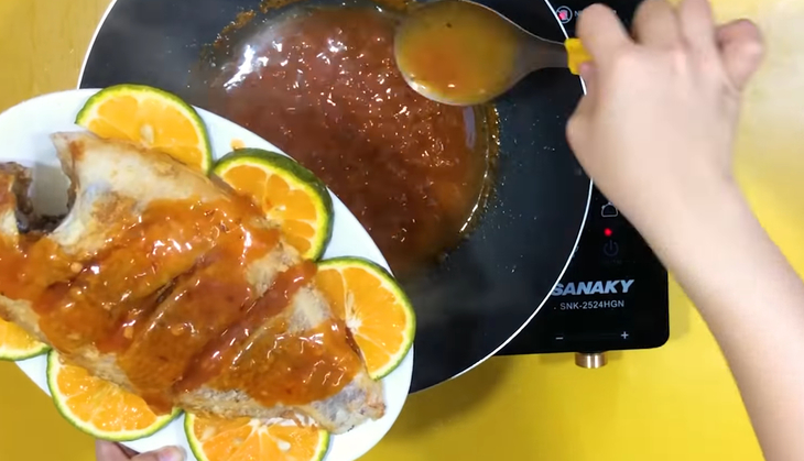 Bước 4 Hoàn thành Cá diêu hồng sốt cam