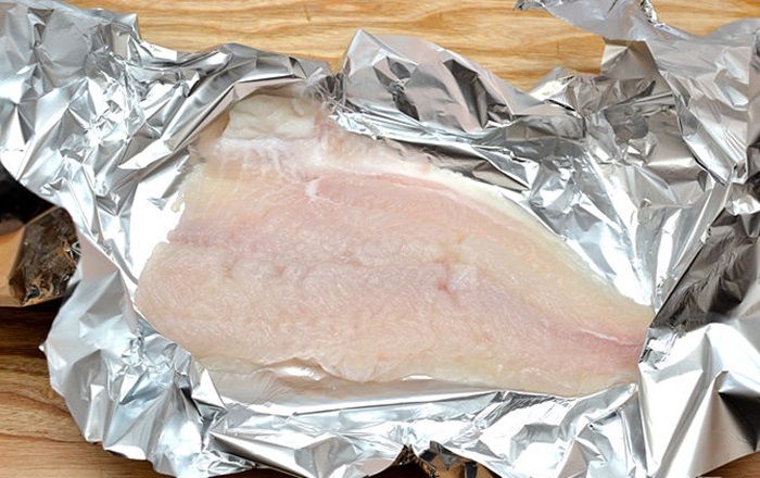 Bước 1 Sơ chế nguyên liệu Cá nướng bơ