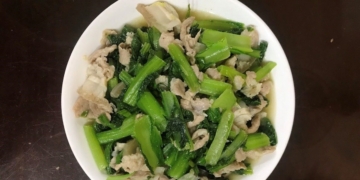 Cách làm cải bẹ xanh xào thịt heo thơm ngon, bùi vị khó lòng chối từ 14 cach lam cai be xanh xao thit heo thom ngon bui vi cuc kho avt 1200x676 1