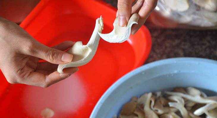 Bước 1 Sơ chế nấm Chả chén chay