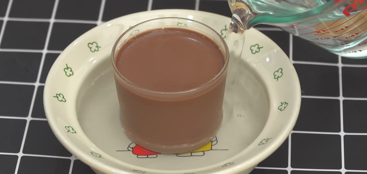 Bước 4 Đổ khuôn Panna cotta socola