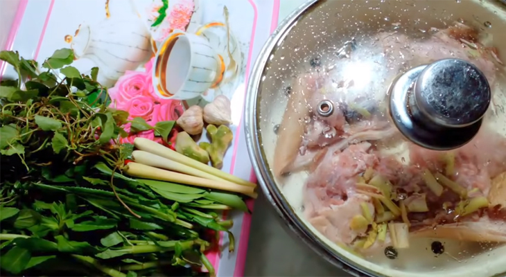 Bước 3 Ướp và hấp thịt dê Dê tái chanh
