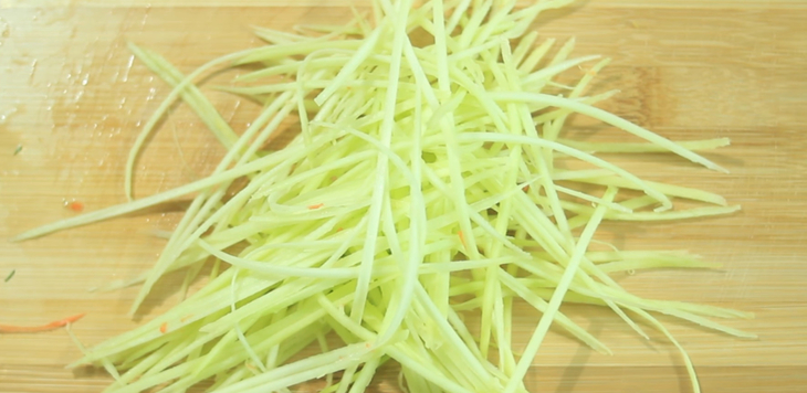 Bước 1 Sơ chế nguyên liệu Gỏi xoài da heo
