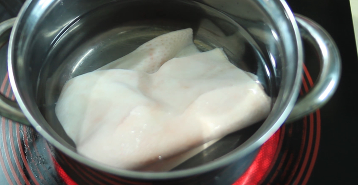 Bước 1 Sơ chế nguyên liệu Gỏi xoài da heo