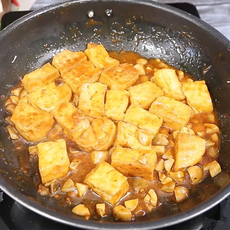 Bước 4 Xào đậu hũ với sốt nấm Đậu hũ sốt nấm