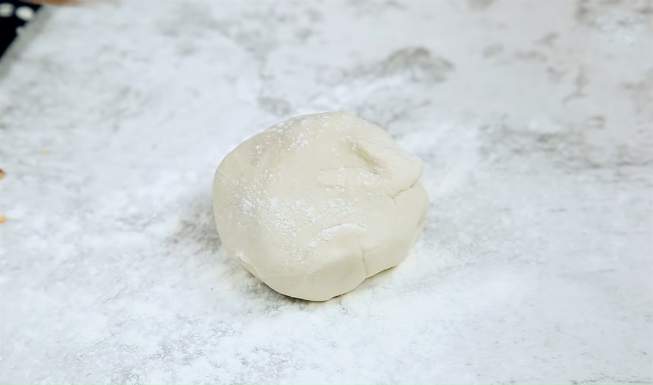 Bước 2 Cán bột làm mì Mì sầu riêng