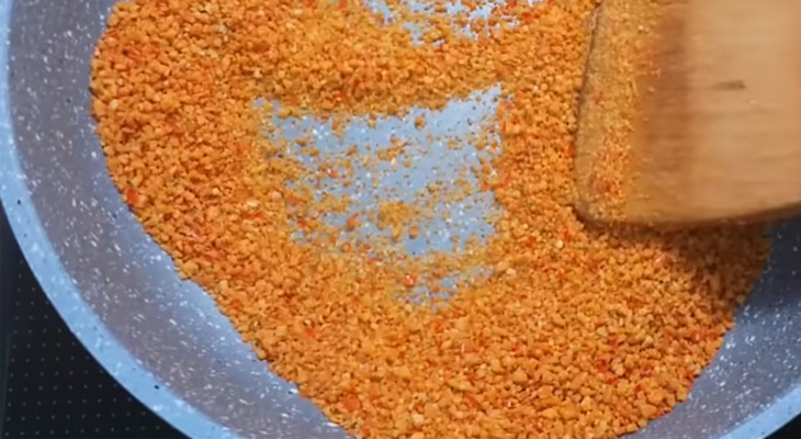 Bước 3 Rang muối Muối ớt Tây Ninh chay