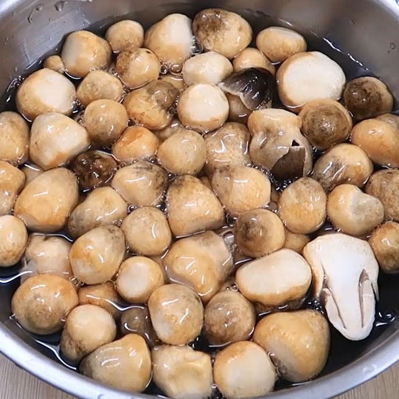 Bước 1 Sơ chế các nguyên liệu Đậu hũ sốt nấm