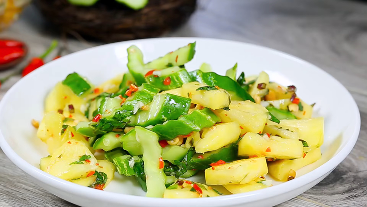 Bước 4 Thành phẩm Nộm dưa chuột, dứa