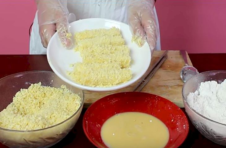Bước 2 Chuẩn bị bột Phô mai que
