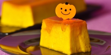 Hướng dẫn làm bánh flan bí đỏ cho bé đón Halloween tại nhà 77 cach lam pudding bi do mem thom beo ngay cho be don halloween avt 1200x676 1