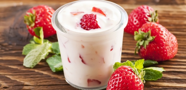 cach lam sua chua uong yakult bang noi com dien 5 760x367 1