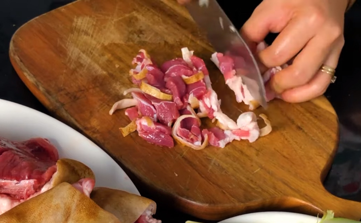 Bước 1 Sơ chế thịt dê Thịt dê xào lăn