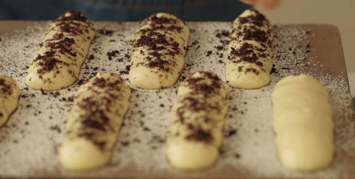 Bước 5 Tạo hình và nướng bánh Tiramisu oreo
