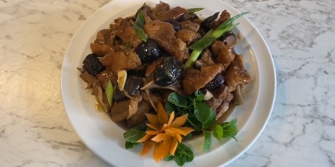 cach lam vit ham hat sen nam huong mem thom bo duong tang avt 1200x676 1