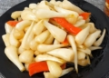 cach muoi cu kieu nuoc mam doi vi don gian giu duoc lau cho avt 1200x676 1