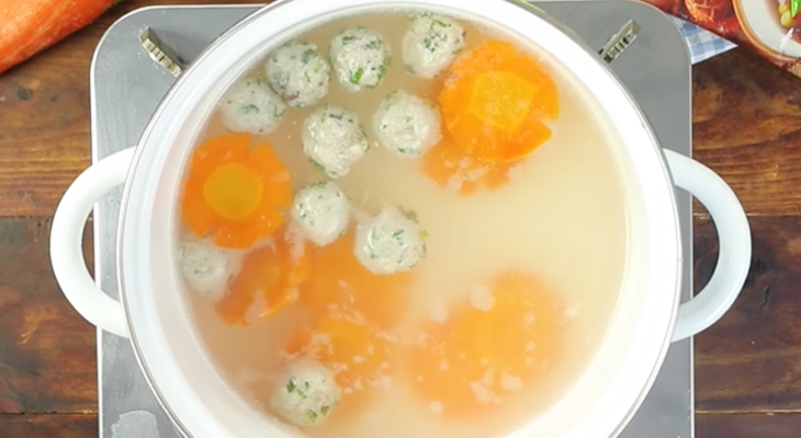 Bước 3 Nấu canh Canh thịt băm viên rau củ