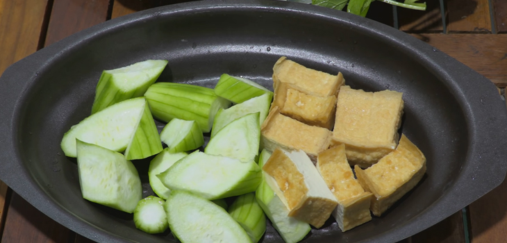 Bước 1 Sơ chế nguyên liệu Bò hầm sả