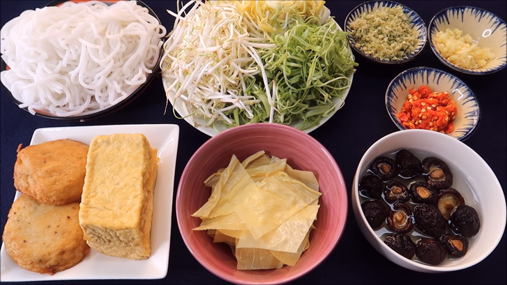 Nguyên liệu món ăn bún bo huế chay