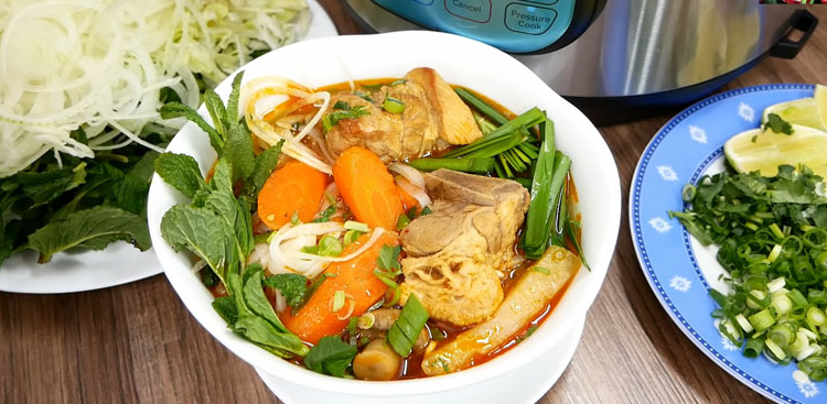 cach nau hu tieu mi suon kho don gian la mieng 11 760x367 1