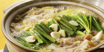 Hướng dẫn nấu lẩu lòng bò với mẻ thơm ngon cho ngày mưa se lạnh 65 cach nau lau long bo voi me thom ngon cho ngay mua 760x367 1