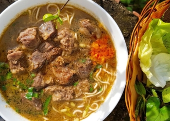cach nau mi thit bo sieu hap dan cho bua sang day nang luong avt 1200x676 1